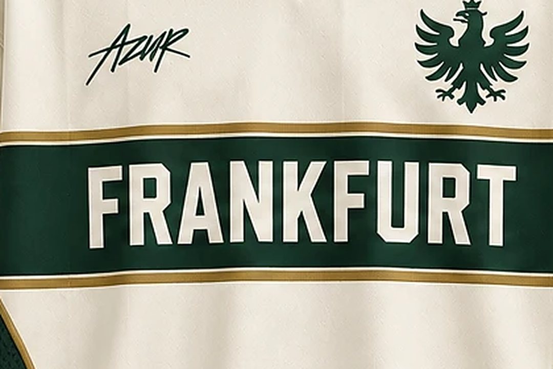 Detail: Adler, Azur-Signatur und FRANKFURT-Band auf der Brust